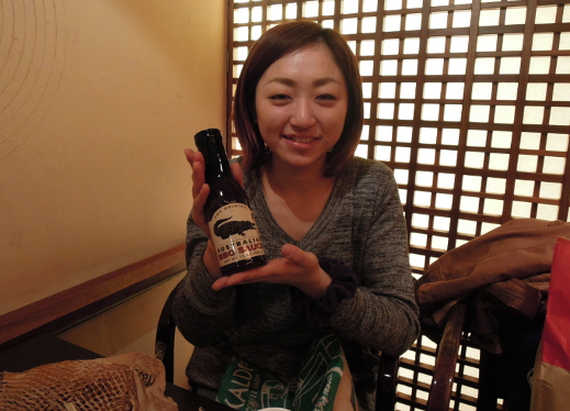 安達 綾子