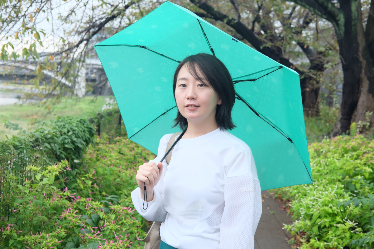 香川 由依