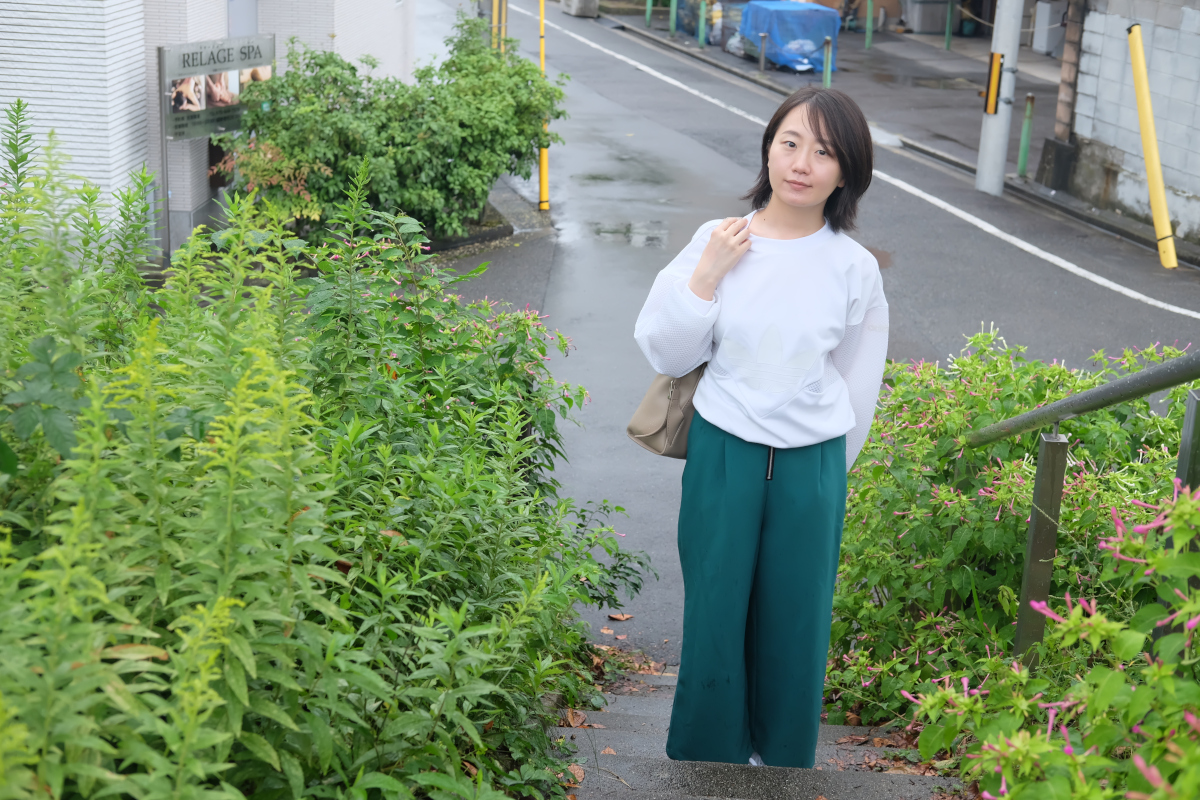 香川 由依