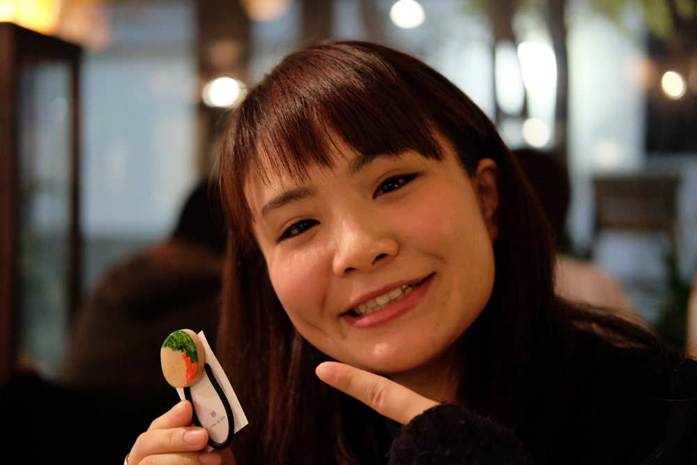 しらとりまな